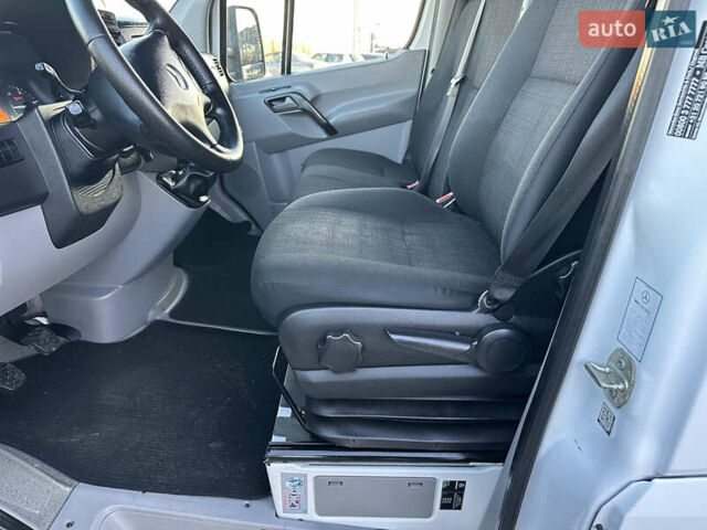 Белый Мерседес Sprinter, объемом двигателя 2.2 л и пробегом 264 тыс. км за 24300 $, фото 18 на Automoto.ua