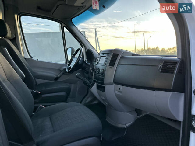 Белый Мерседес Sprinter, объемом двигателя 3 л и пробегом 150 тыс. км за 23800 $, фото 66 на Automoto.ua