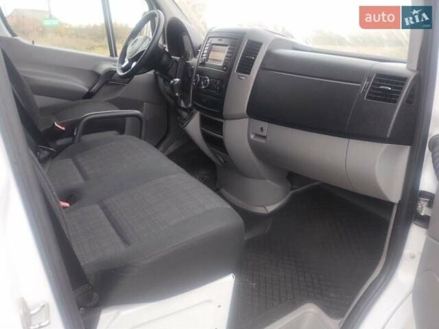Белый Мерседес Sprinter, объемом двигателя 2.2 л и пробегом 262 тыс. км за 20700 $, фото 18 на Automoto.ua