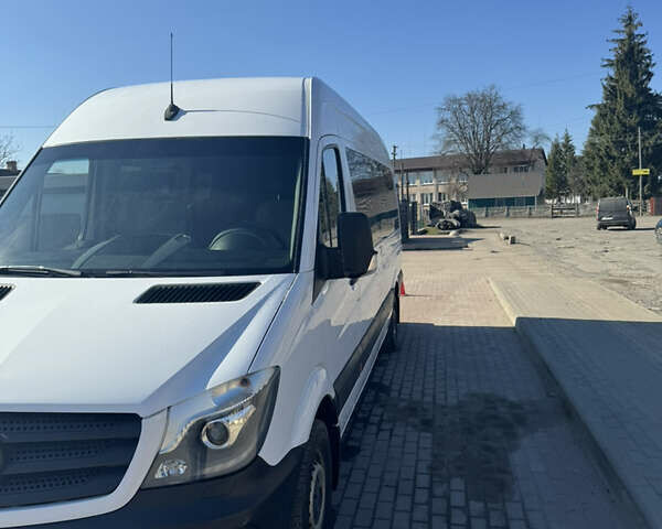 Белый Мерседес Sprinter, объемом двигателя 0 л и пробегом 450 тыс. км за 34000 $, фото 3 на Automoto.ua