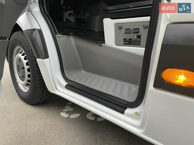 Белый Мерседес Sprinter, объемом двигателя 3 л и пробегом 300 тыс. км за 29500 $, фото 25 на Automoto.ua