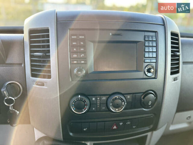 Белый Мерседес Sprinter, объемом двигателя 3 л и пробегом 150 тыс. км за 23800 $, фото 47 на Automoto.ua