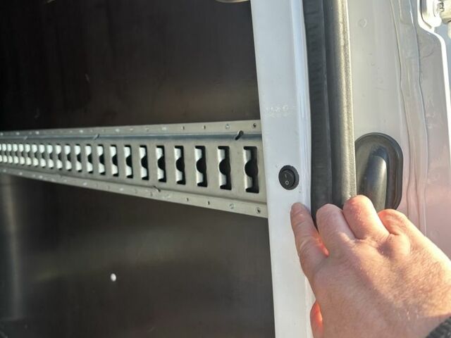 Білий Мерседес Sprinter, об'ємом двигуна 2.1 л та пробігом 420 тис. км за 40627 $, фото 16 на Automoto.ua