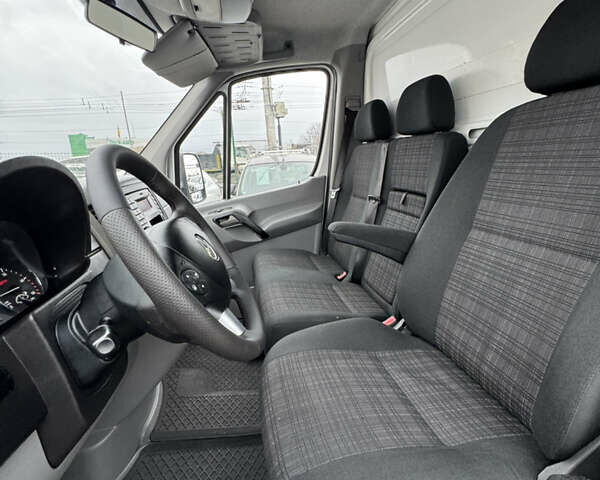 Белый Мерседес Sprinter, объемом двигателя 2.2 л и пробегом 230 тыс. км за 22500 $, фото 14 на Automoto.ua