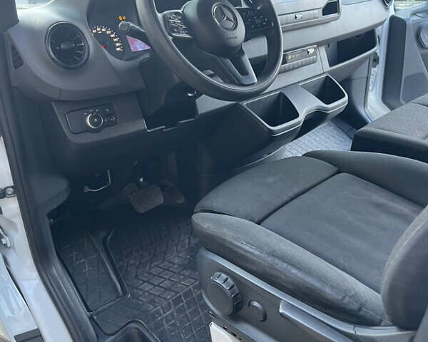 Белый Мерседес Sprinter, объемом двигателя 2.14 л и пробегом 366 тыс. км за 23000 $, фото 23 на Automoto.ua