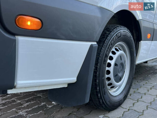 Белый Мерседес Sprinter, объемом двигателя 2.2 л и пробегом 370 тыс. км за 18300 $, фото 67 на Automoto.ua