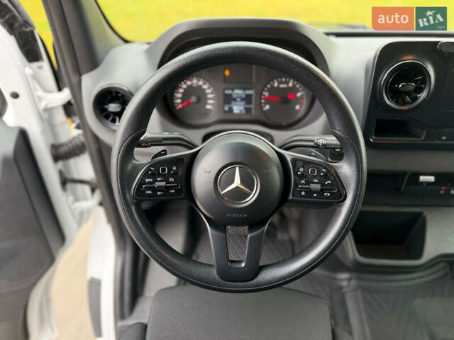Белый Мерседес Sprinter, объемом двигателя 2.1 л и пробегом 314 тыс. км за 23990 $, фото 12 на Automoto.ua