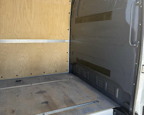 Білий Мерседес Sprinter, об'ємом двигуна 0 л та пробігом 328 тис. км за 22900 $, фото 18 на Automoto.ua