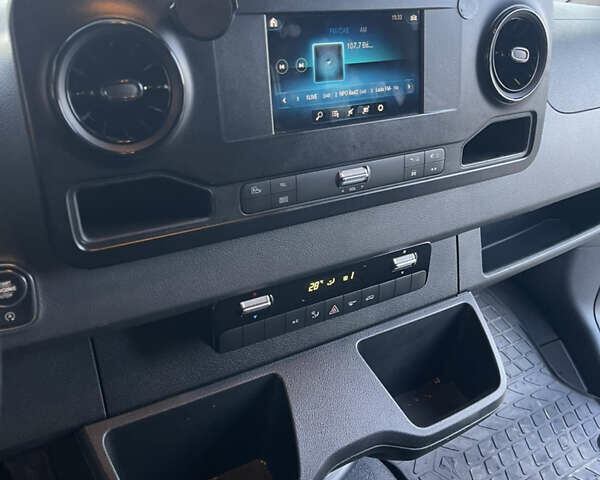 Белый Мерседес Sprinter, объемом двигателя 2.14 л и пробегом 366 тыс. км за 23000 $, фото 17 на Automoto.ua