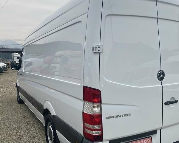 Белый Мерседес Sprinter, объемом двигателя 2.2 л и пробегом 151 тыс. км за 17500 $, фото 26 на Automoto.ua