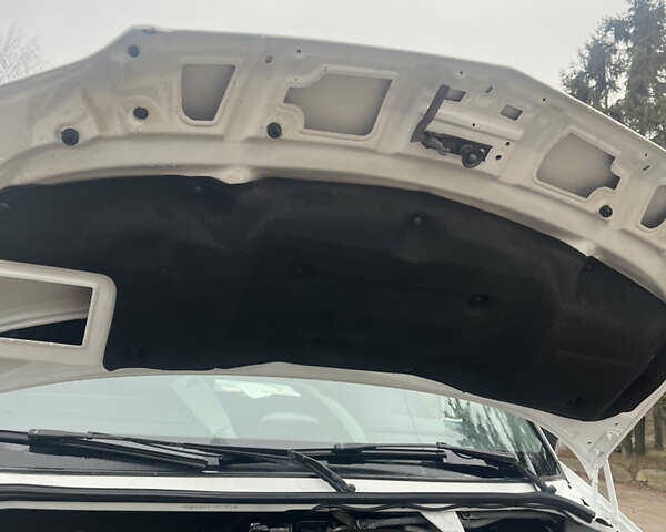 Белый Мерседес Sprinter, объемом двигателя 2.1 л и пробегом 390 тыс. км за 22500 $, фото 12 на Automoto.ua