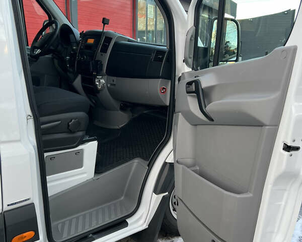 Белый Мерседес Sprinter, объемом двигателя 2.2 л и пробегом 370 тыс. км за 18300 $, фото 47 на Automoto.ua