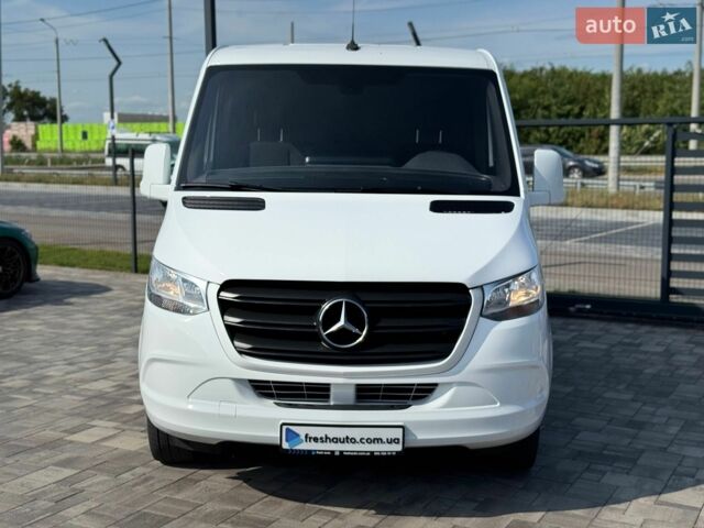Белый Мерседес Sprinter, объемом двигателя 2.2 л и пробегом 181 тыс. км за 26900 $, фото 1 на Automoto.ua