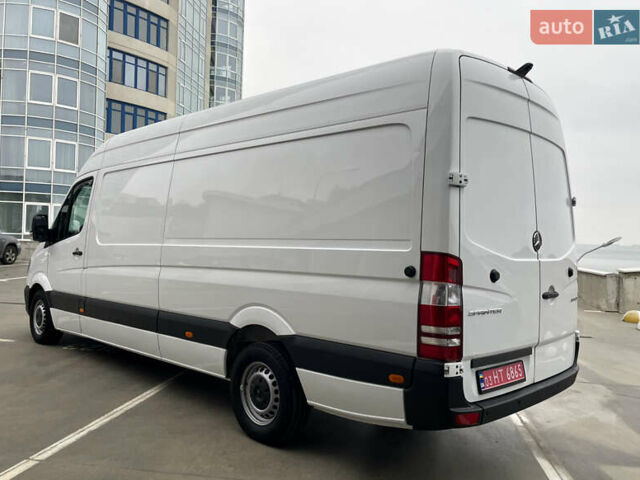 Белый Мерседес Sprinter, объемом двигателя 3 л и пробегом 300 тыс. км за 29500 $, фото 6 на Automoto.ua