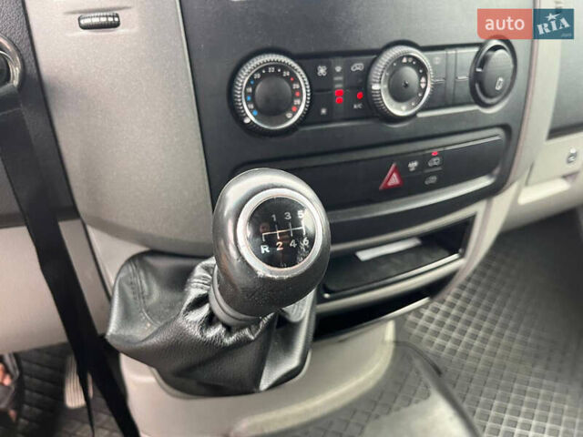 Белый Мерседес Sprinter, объемом двигателя 2.2 л и пробегом 260 тыс. км за 20500 $, фото 9 на Automoto.ua