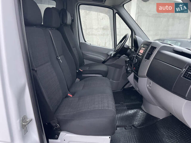 Белый Мерседес Sprinter, объемом двигателя 3 л и пробегом 300 тыс. км за 29500 $, фото 49 на Automoto.ua