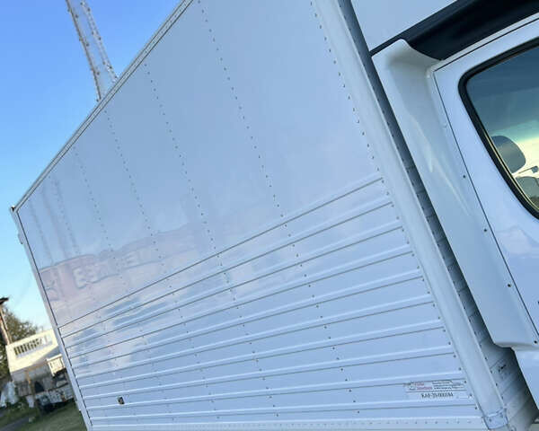 Белый Мерседес Sprinter, объемом двигателя 3 л и пробегом 150 тыс. км за 23800 $, фото 31 на Automoto.ua