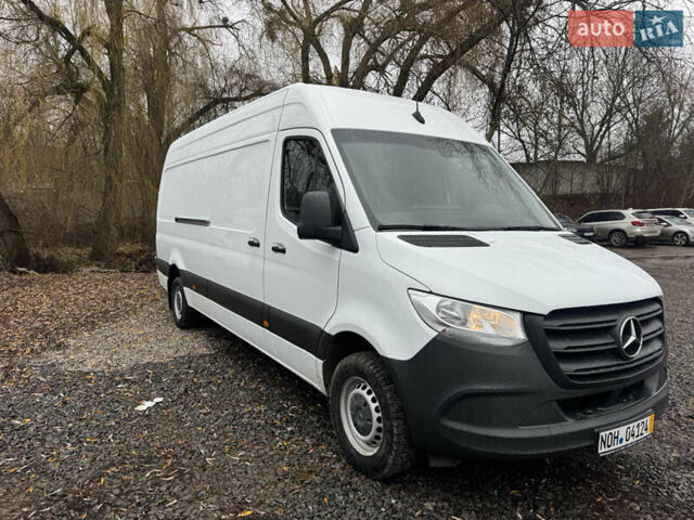 Белый Мерседес Sprinter, объемом двигателя 2.2 л и пробегом 146 тыс. км за 27900 $, фото 2 на Automoto.ua