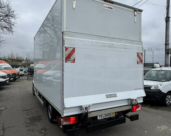 Белый Мерседес Sprinter, объемом двигателя 2.2 л и пробегом 230 тыс. км за 22500 $, фото 5 на Automoto.ua