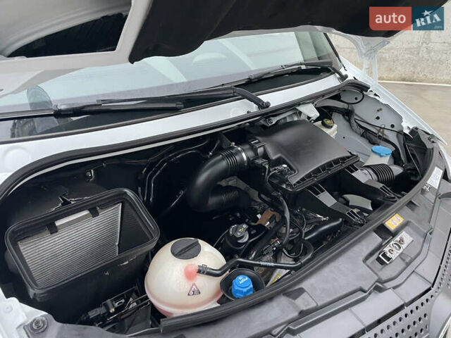 Белый Мерседес Sprinter, объемом двигателя 3 л и пробегом 300 тыс. км за 29500 $, фото 66 на Automoto.ua