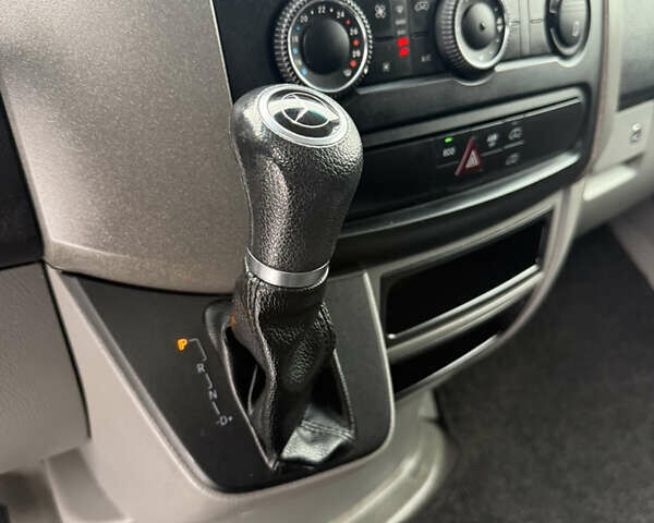 Белый Мерседес Sprinter, объемом двигателя 0 л и пробегом 387 тыс. км за 24800 $, фото 31 на Automoto.ua