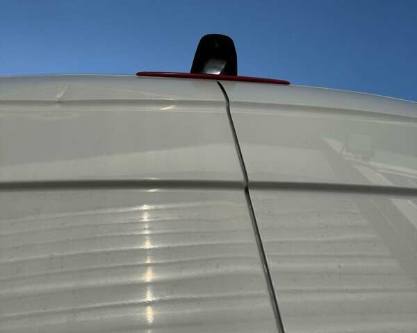 Белый Мерседес Sprinter, объемом двигателя 2.15 л и пробегом 300 тыс. км за 26000 $, фото 11 на Automoto.ua