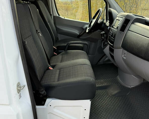 Белый Мерседес Sprinter, объемом двигателя 2.2 л и пробегом 278 тыс. км за 19300 $, фото 11 на Automoto.ua