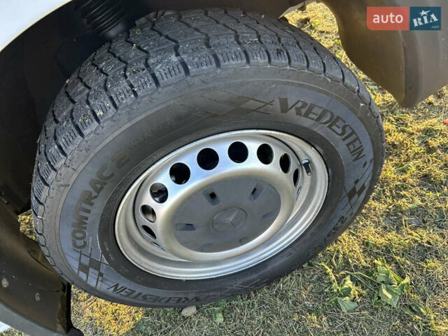 Белый Мерседес Sprinter, объемом двигателя 3 л и пробегом 150 тыс. км за 23800 $, фото 27 на Automoto.ua