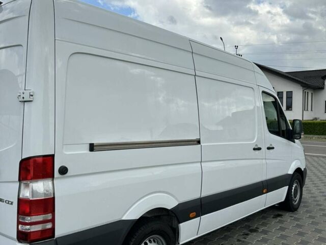 Белый Мерседес Sprinter, объемом двигателя 2.2 л и пробегом 285 тыс. км за 24800 $, фото 3 на Automoto.ua