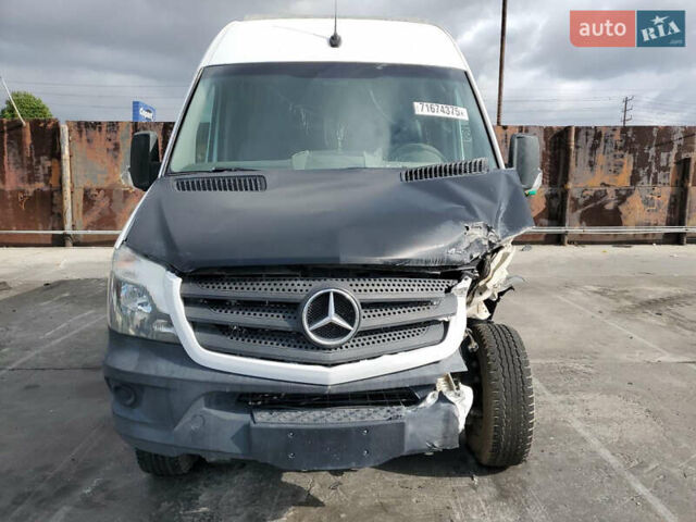 Белый Мерседес Sprinter, объемом двигателя 3 л и пробегом 150 тыс. км за 33000 $, фото 2 на Automoto.ua