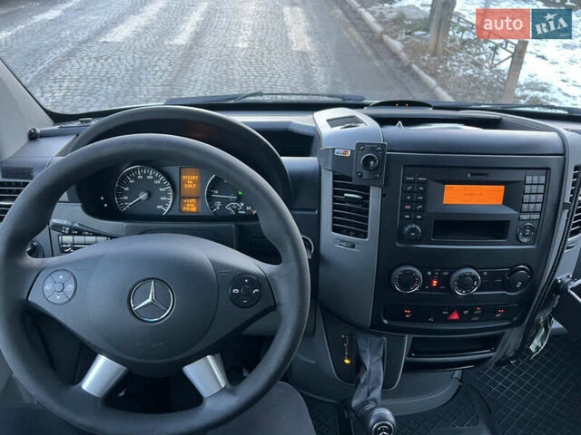 Белый Мерседес Sprinter, объемом двигателя 2.2 л и пробегом 370 тыс. км за 18300 $, фото 63 на Automoto.ua