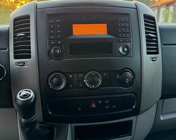 Белый Мерседес Sprinter, объемом двигателя 2.1 л и пробегом 390 тыс. км за 22500 $, фото 17 на Automoto.ua