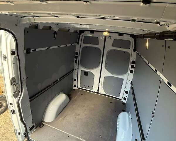 Белый Мерседес Sprinter, объемом двигателя 2.15 л и пробегом 300 тыс. км за 26000 $, фото 6 на Automoto.ua