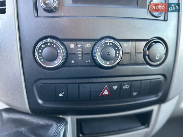 Белый Мерседес Sprinter, объемом двигателя 3 л и пробегом 150 тыс. км за 23800 $, фото 48 на Automoto.ua