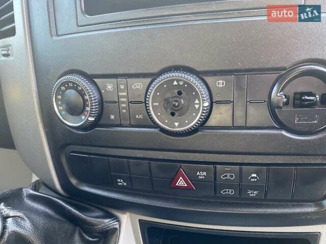 Белый Мерседес Sprinter, объемом двигателя 2.2 л и пробегом 290 тыс. км за 19950 $, фото 23 на Automoto.ua