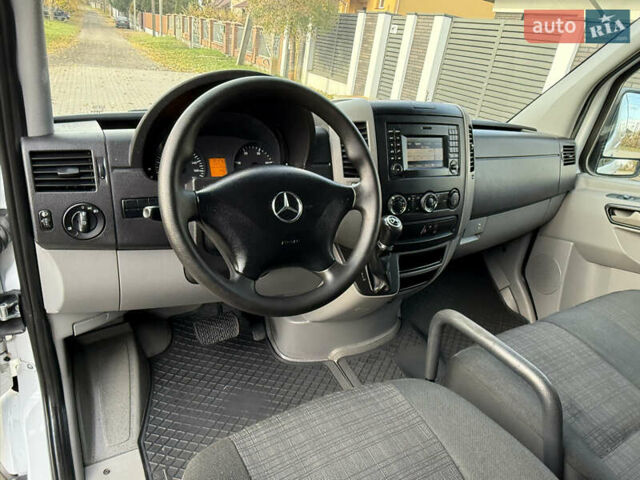 Белый Мерседес Sprinter, объемом двигателя 2.2 л и пробегом 278 тыс. км за 19300 $, фото 8 на Automoto.ua