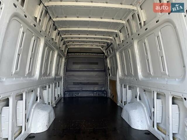 Белый Мерседес Sprinter, объемом двигателя 2.2 л и пробегом 290 тыс. км за 19950 $, фото 29 на Automoto.ua