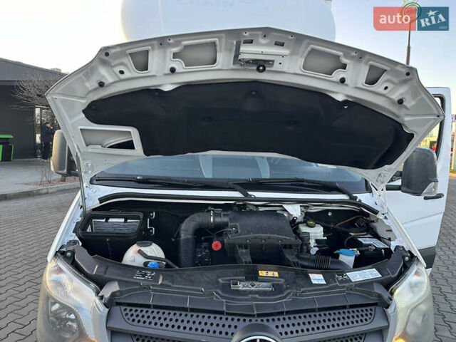 Белый Мерседес Sprinter, объемом двигателя 2.2 л и пробегом 264 тыс. км за 24300 $, фото 29 на Automoto.ua