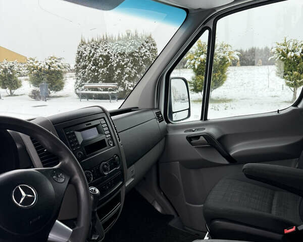 Белый Мерседес Sprinter, объемом двигателя 0 л и пробегом 387 тыс. км за 24800 $, фото 24 на Automoto.ua
