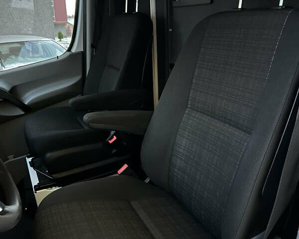 Белый Мерседес Sprinter, объемом двигателя 2.2 л и пробегом 370 тыс. км за 18300 $, фото 61 на Automoto.ua