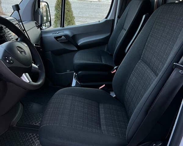 Белый Мерседес Sprinter, объемом двигателя 2.2 л и пробегом 370 тыс. км за 18300 $, фото 36 на Automoto.ua