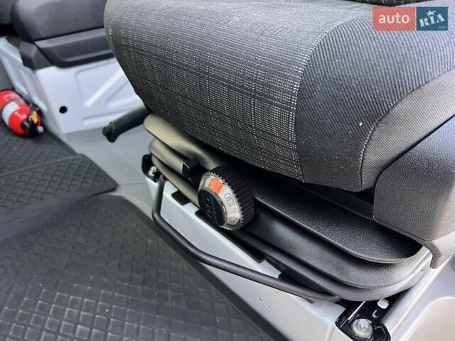 Белый Мерседес Sprinter, объемом двигателя 2.2 л и пробегом 288 тыс. км за 19700 $, фото 8 на Automoto.ua