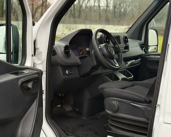 Белый Мерседес Sprinter, объемом двигателя 2.1 л и пробегом 314 тыс. км за 23990 $, фото 8 на Automoto.ua