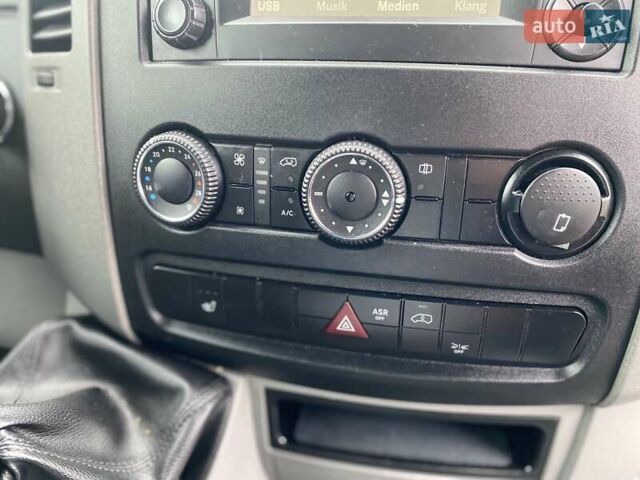 Білий Мерседес Sprinter, об'ємом двигуна 3.03 л та пробігом 140 тис. км за 23800 $, фото 42 на Automoto.ua