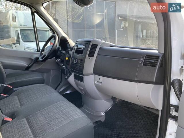 Белый Мерседес Sprinter, объемом двигателя 2.2 л и пробегом 290 тыс. км за 19950 $, фото 21 на Automoto.ua