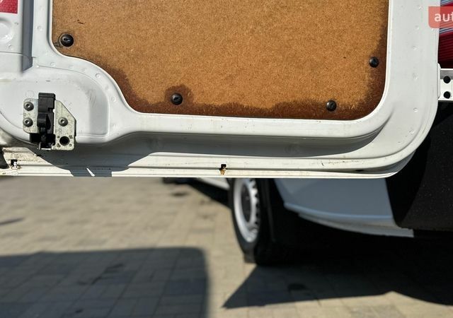 Белый Мерседес Sprinter, объемом двигателя 2.1 л и пробегом 370 тыс. км за 16999 $, фото 45 на Automoto.ua