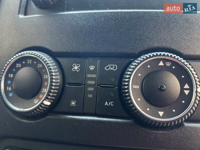 Білий Мерседес Sprinter, об'ємом двигуна 2.14 л та пробігом 160 тис. км за 24000 $, фото 47 на Automoto.ua