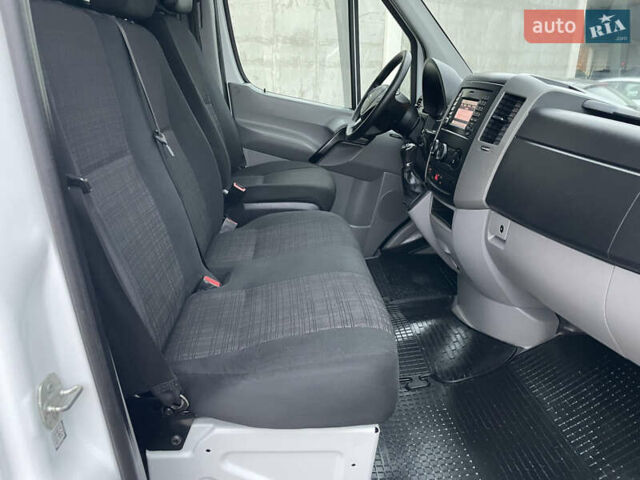 Белый Мерседес Sprinter, объемом двигателя 3 л и пробегом 300 тыс. км за 29500 $, фото 48 на Automoto.ua
