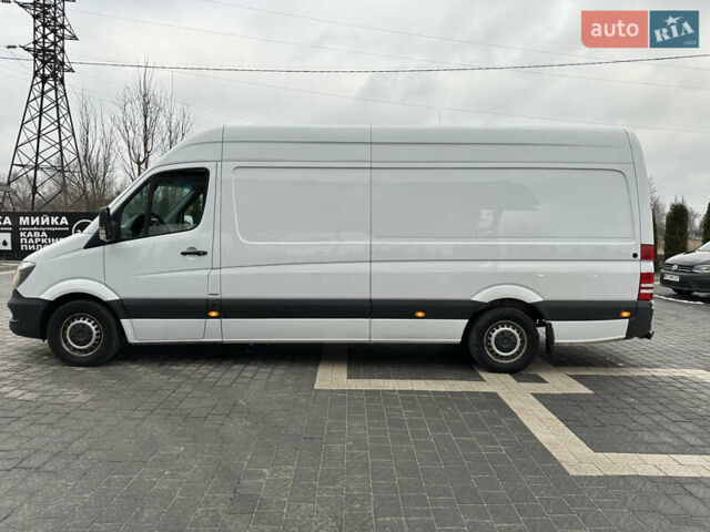 Белый Мерседес Sprinter, объемом двигателя 2.2 л и пробегом 468 тыс. км за 21000 $, фото 2 на Automoto.ua
