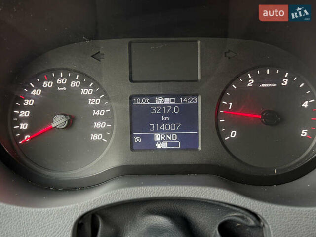 Белый Мерседес Sprinter, объемом двигателя 2.1 л и пробегом 314 тыс. км за 23990 $, фото 13 на Automoto.ua